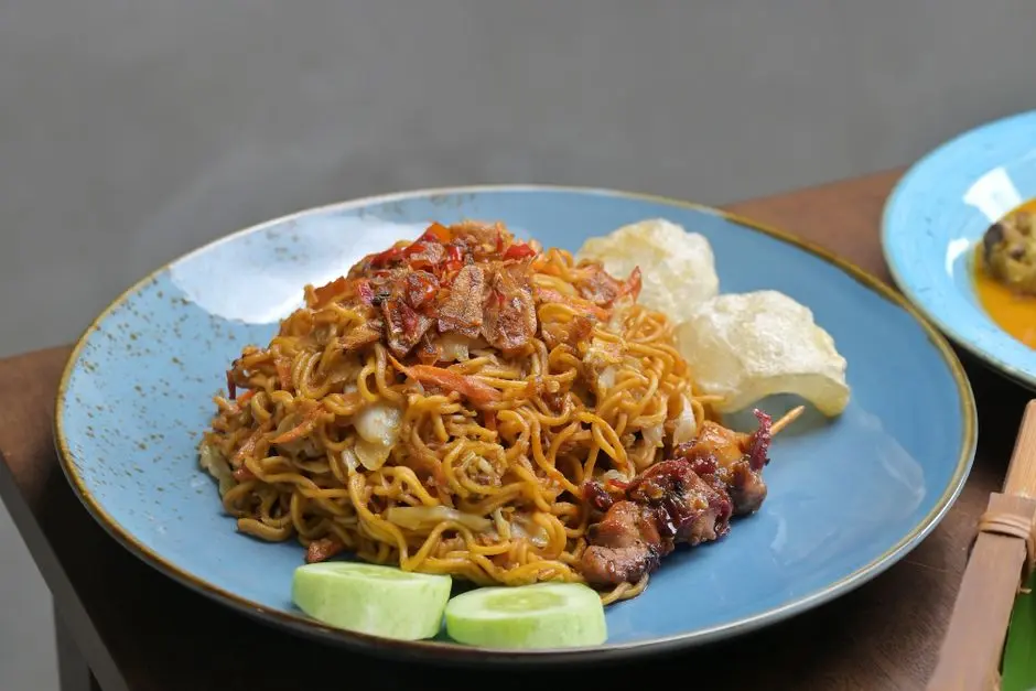 kuah beulangong dan mie aceh khas meureudu